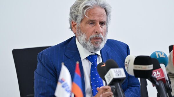 Ռոբերտ Ամստերդամ - Sputnik Արմենիա