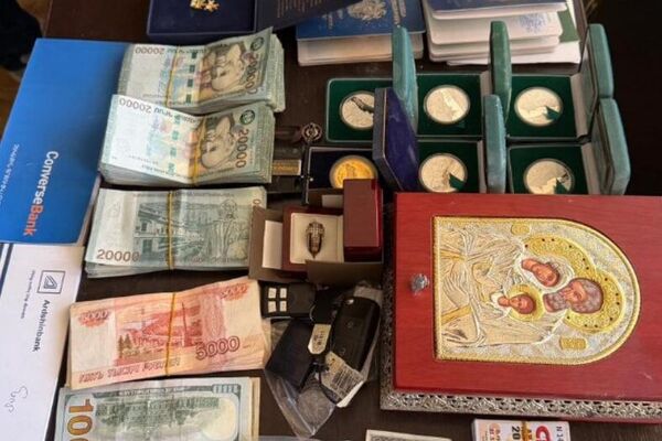 Խուզարկությունների արդյունքում հայտնաբերված իրերը - Sputnik Արմենիա