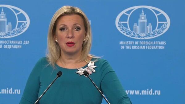 Мария Захарова во время еженедельного брифинга (15 октября 2025). Москвa - Sputnik Армения