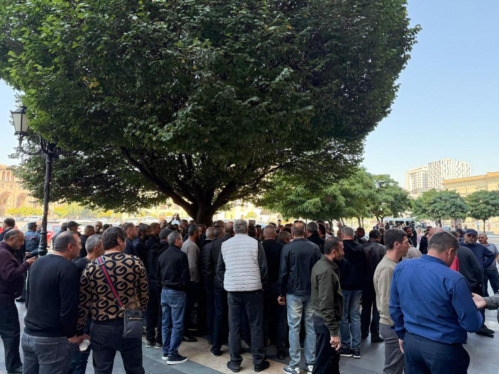 Акция протеста водителей грузовых машин на площади Республики (16 октября 2025). Еревaн - Sputnik Արմենիա, 1920, 16.10.2025