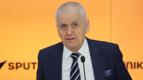 Stratus исчерпал пандемический потенциал: Онищенко - Sputnik Армения