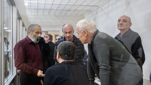 Судебное заседание над армянским военно-политическим руководством Нагорного Карабаха (16 октября 2025). Баку - Sputnik Армения