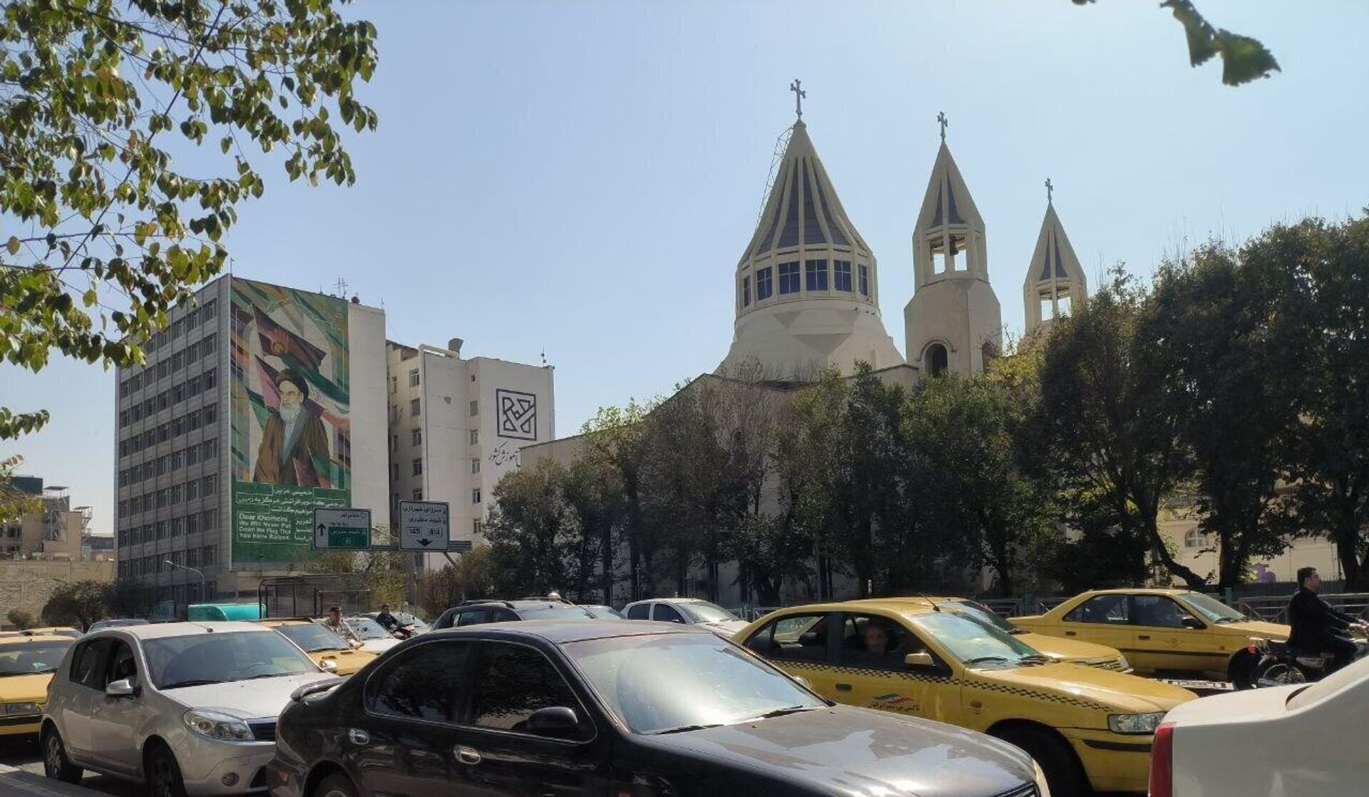 Армянский храм Святого Саркиса в Тегеране - Sputnik Армения, 1920, 18.10.2025