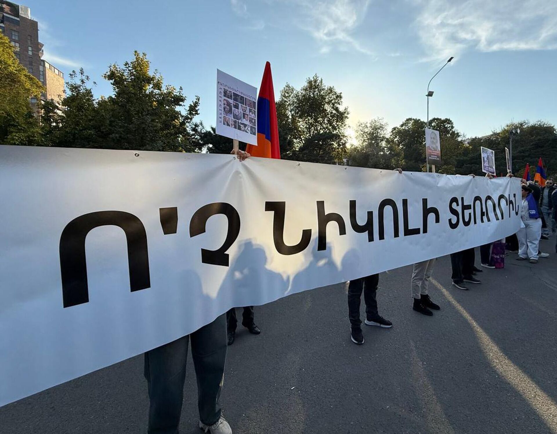 Акция в поддержку Самвела Карапетяна и других заключенных на площади Свободы (18 октября 2025). Еревaн - Sputnik Արմենիա, 1920, 18.10.2025