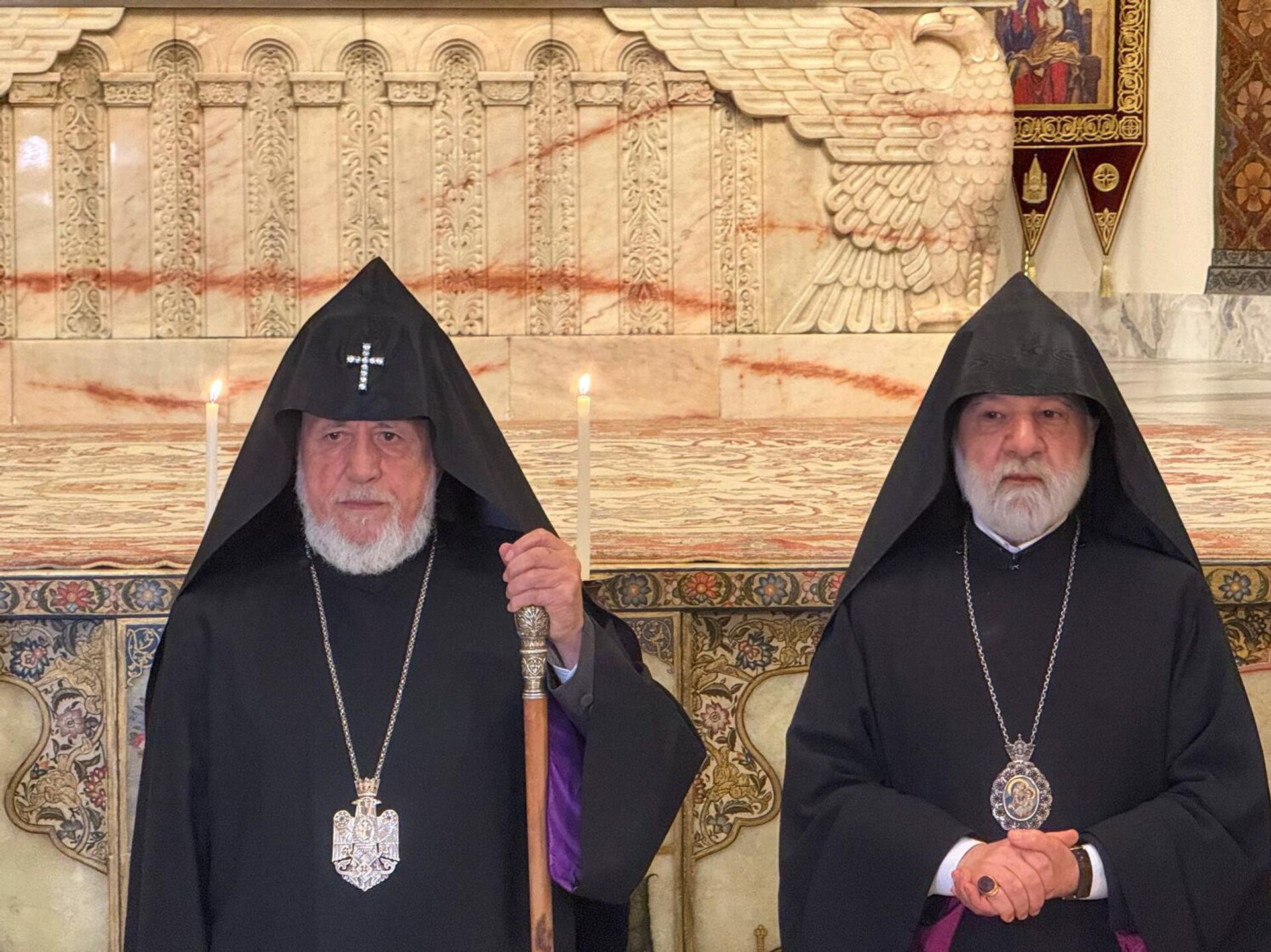 Католикос Гарегин Второй перед началом литургии в Кафедральном соборе в Эчмиадзине (19 октября 2025). Эчмиадзин - Sputnik Армения, 1920, 19.10.2025