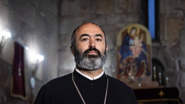 Настоятель Бюраканской церкви Сурб Ованнес отец Вртанес Багалян - Sputnik Армения