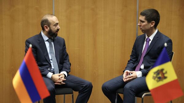 Главы МИД Армении и Молдовы Арарат Мирзоян и Михай Попшой на встрече (20 октября 2025). Брюссель Главы МИД Армении и Молдовы Арарат Мирзоян и Михай Попшой на встрече (20 октября 2025). Брюссель - Sputnik Армения