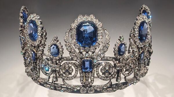 Диадема из парюры королевы Гортензии, которая была украдена из Лувра в октябре 2025 года.  - Sputnik Արմենիա
