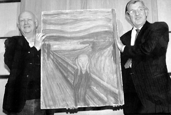 Նորվեգիայի մայրաքաղաք Օսլոյում գտնվող ազգային պատկերասրահից 1994 թվականին գողացել են Էդվարդ Մունկի «Ճիչը»։ կտավը, որը վերադարձնելու համար պահանջել են 1 մլն ԱՄՆ դոլար, սակայն կառավարությունն ու պատկերասրահը հրաժարվել են հետ գնել: Նկարը հայտնաբերվել է Օսլոյի «Aasgaardstrand» հյուրանոցում։ - Sputnik Արմենիա