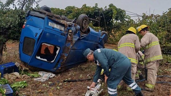 Երևան-Երասխ ճանապարհին բեռնատար է շրջվել - Sputnik Արմենիա