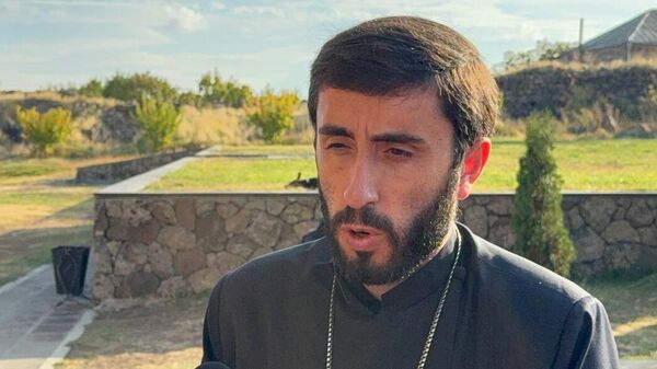 Пастор Ованаванка, отец Арам Асатрян - Sputnik Армения