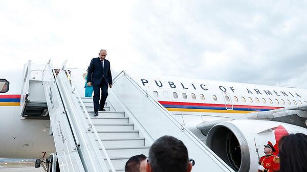 Премьер-министр Никол Пашинян прибыл в Грузию с рабочим визитом (21 октября 2025). Тбилиси - Sputnik Армения