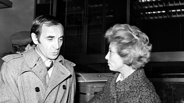 Шарль Азнавур и его сестра Аида во Франции (1960-ые годы) - Sputnik Армения