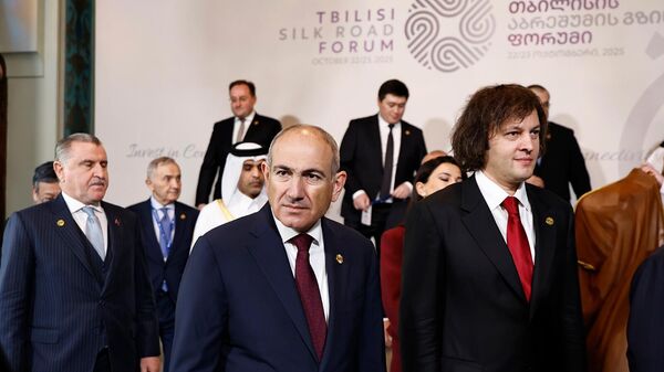 Премьер-министр Никол Пашинян принял участие в 5-м форуме Шелковый путь (22 октября 2025). Тбилиси - Sputnik Армения