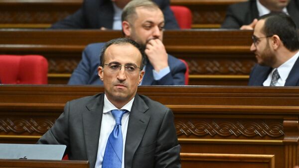 Արսեն Թորոսյանը ԱԺ–ում - Sputnik Արմենիա
