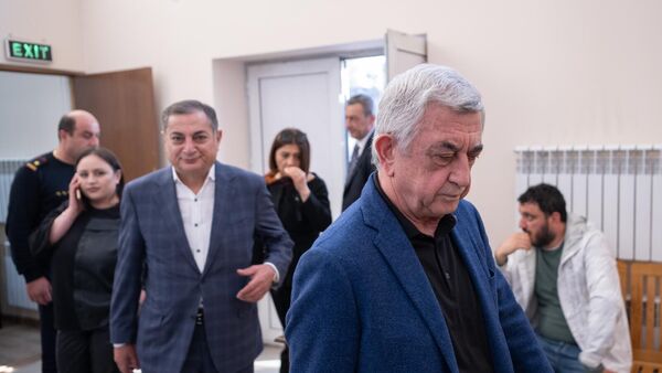 Серж Саргсян после судебного заседания (22 октября 2025). Еревaн - Sputnik Армения