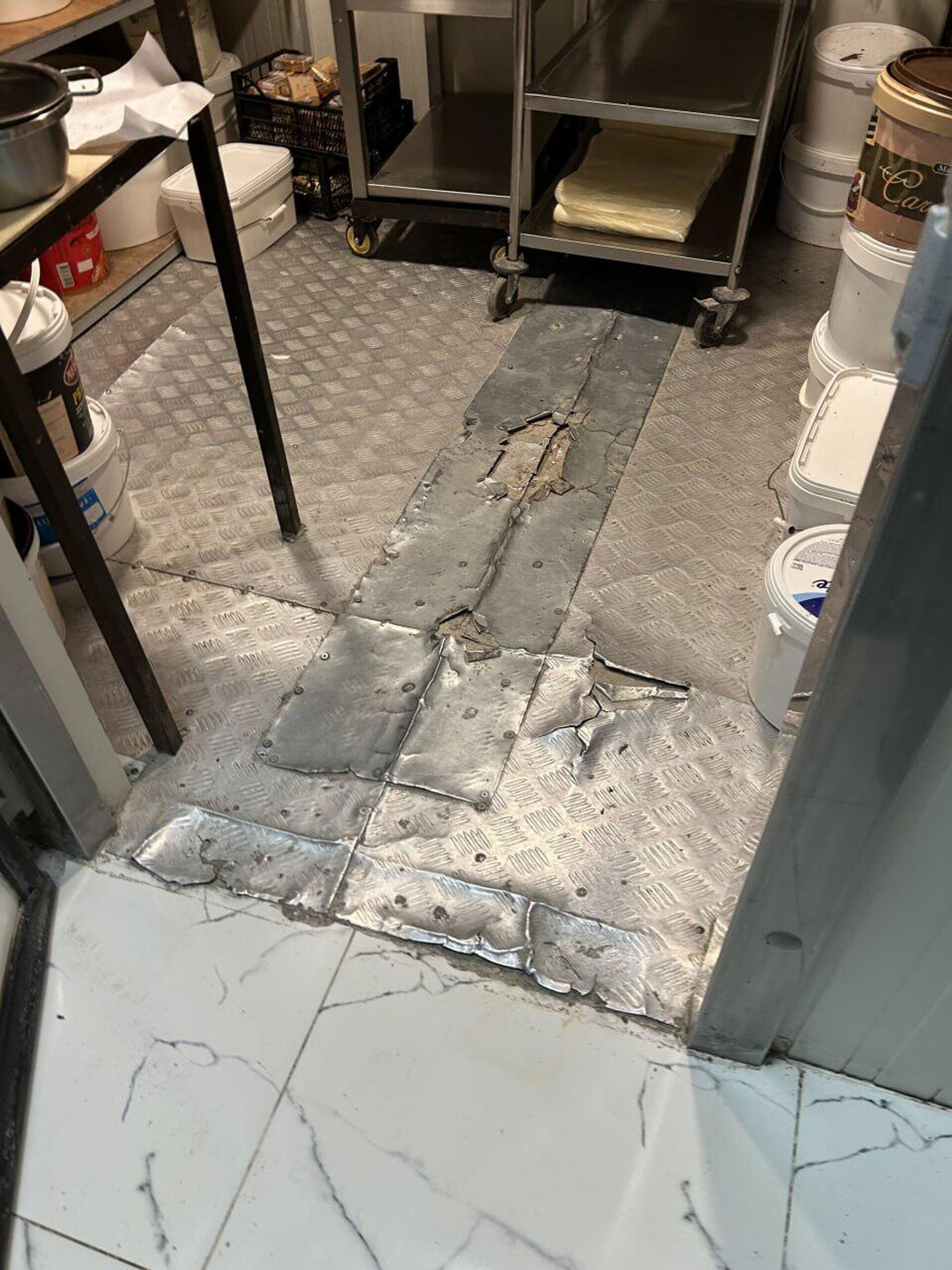 Инспекционный орган безопасности пищевых продуктов приостановил деятельность ООО СП Брендлидер (Ереван, Нубарашен) - Sputnik Արմենիա, 1920, 23.10.2025