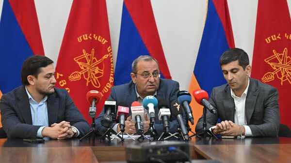 Վարազդատ Հարությունյանը, Արծվիկ Մինասյանը, Վահե Գրիգորյանը - Sputnik Արմենիա