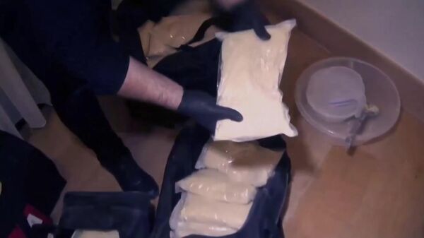 Турецкие правоохранители изъяли более 1 млн наркотических таблеток и почти 400 кг метамфетамина в ходе операций в Стамбуле - Sputnik Армения