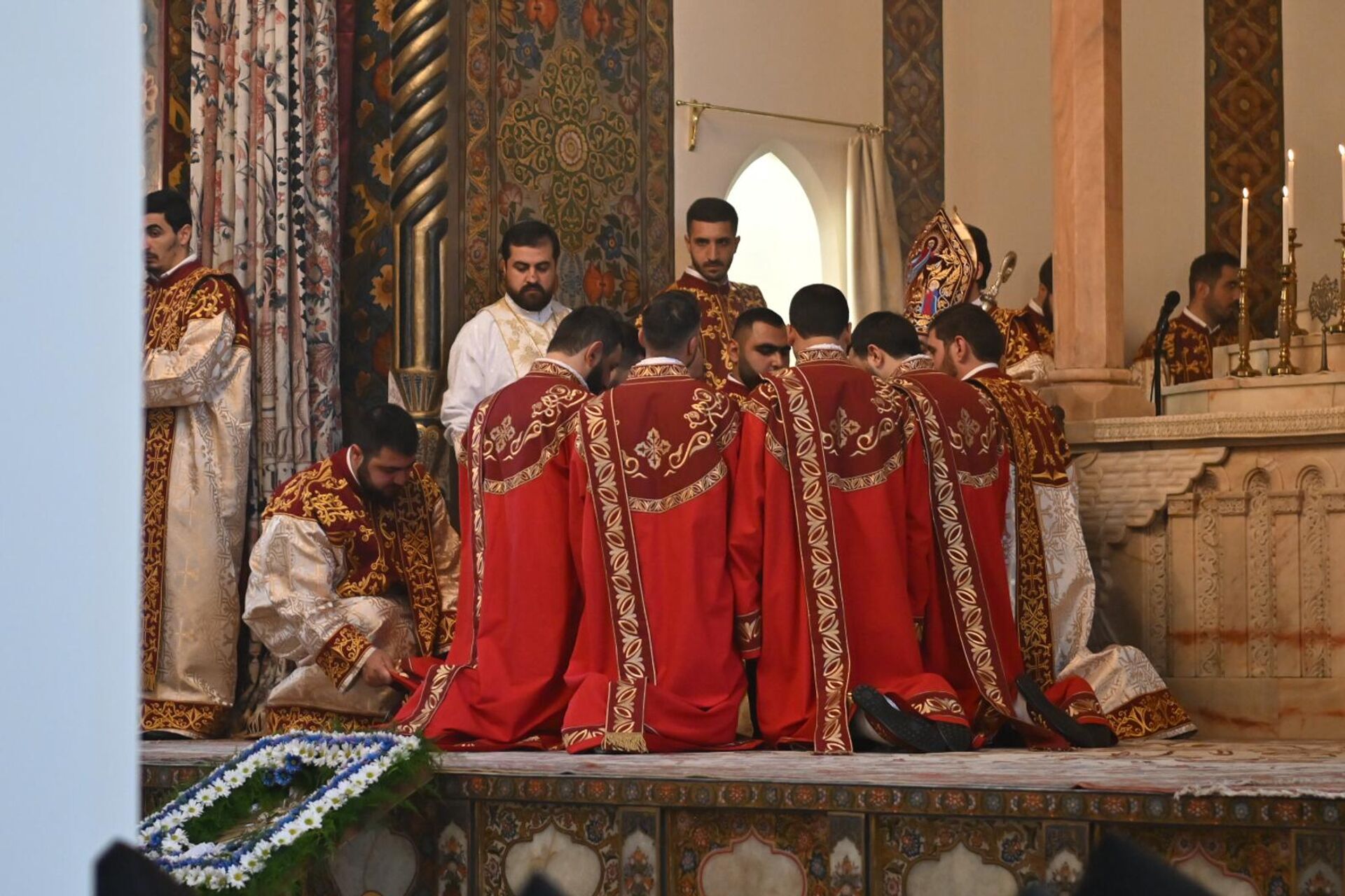 Католикос Гарегин II проводит воскресную литургию (26 октября 2025). Эчмиадзин Католикос Гарегин II проводит воскресную литургию (26 октября 2025). Эчмиадзин - Sputnik Армения, 1920, 26.10.2025