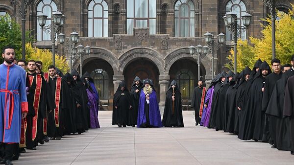 Կաթողիկոսն ու հոգևորաց դասը - Sputnik Արմենիա