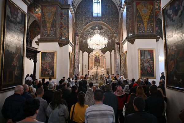 Католикос Гарегин II проводит воскресную литургию (26 октября 2025). Эчмиадзин Католикос Гарегин II проводит воскресную литургию (26 октября 2025). Эчмиадзин - Sputnik Армения