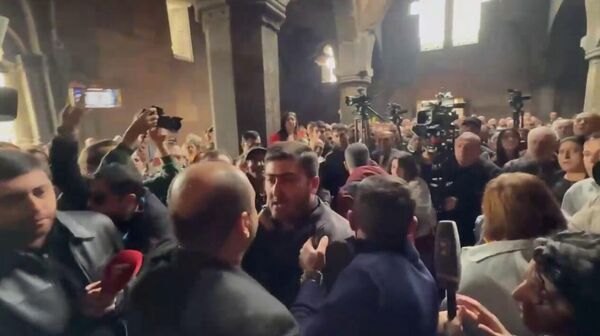 «Ստեփան Ասատրյա՛ն, դու իրավունք չունես պատարագ մատուցելու». միջադեպ Հովհաննավանքում - Sputnik Արմենիա