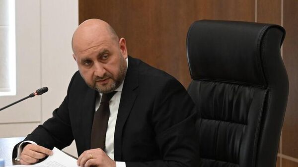 Председатель Центрального Банка Мартин Галстян во время заседания постоянных комиссий НС по обсуждению госбюджета 2026 (27 октября 2025). Еревaн - Sputnik Армения