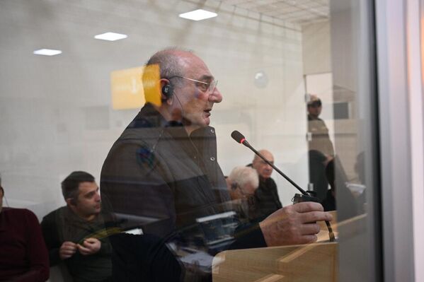 Судебное заседание над армянским военно-политическим руководством Нагорного Карабаха (27 октября 2025). Баку - Sputnik Армения