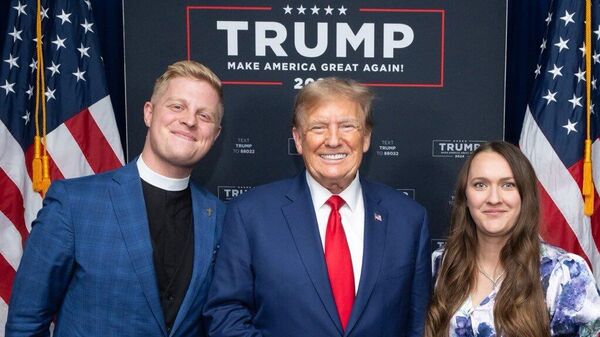 Джоел Тинни с Дональдом Трампом - Sputnik Армения