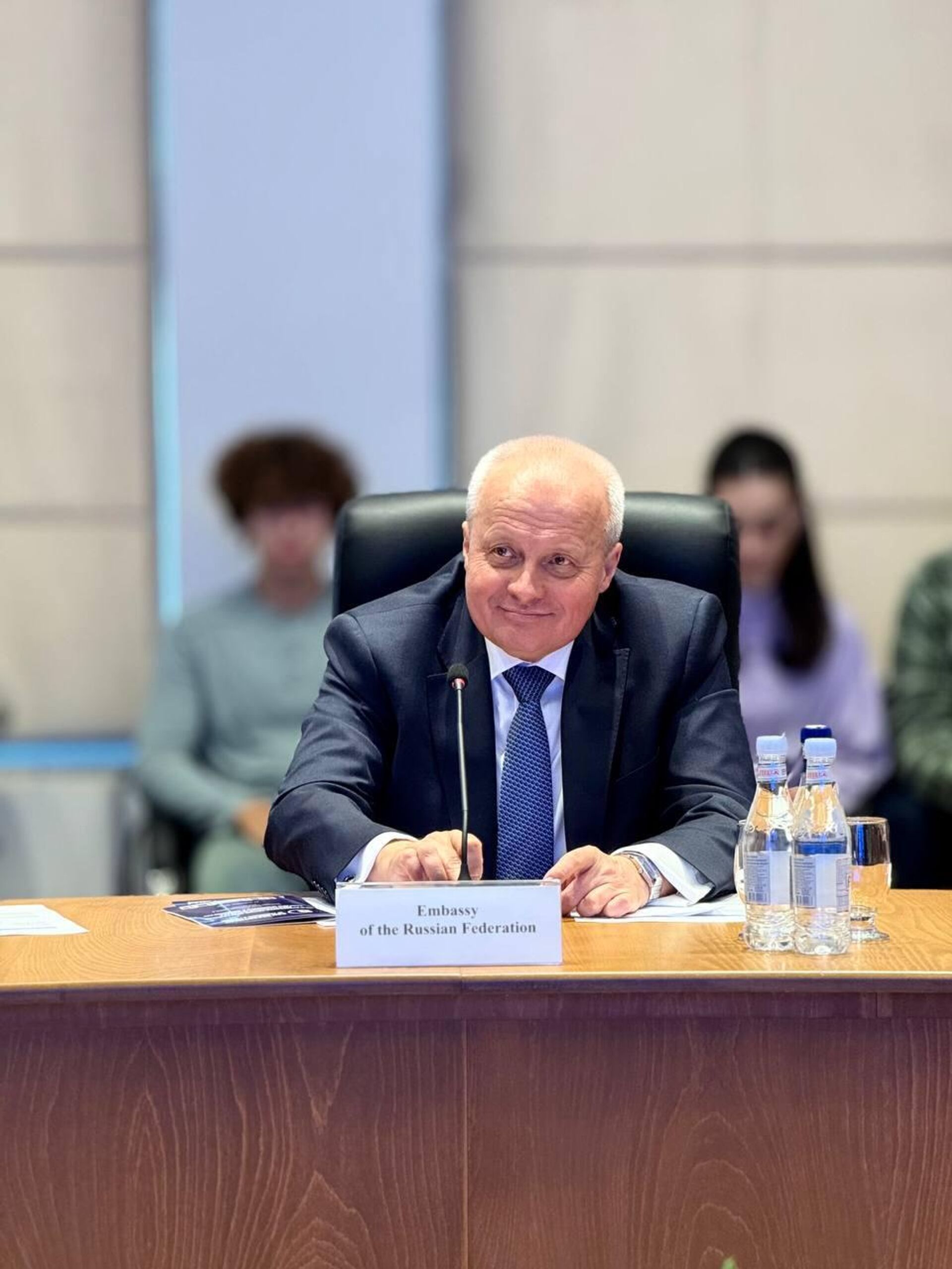 Посольство России совместно с офисом резидента-координатора ООН в Армении при содействии Русского дома в Еревaне организовало конференцию, посвященную 80-летию ООН (28 октября 2025). Еревaн - Sputnik Արմենիա, 1920, 28.10.2025