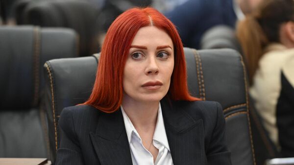 Депутат Агнесса Хамоян во время заседания постоянных комиссий НС по обсуждению госбюджета 2026 (29 октября 2025). Еревaн - Sputnik Армения
