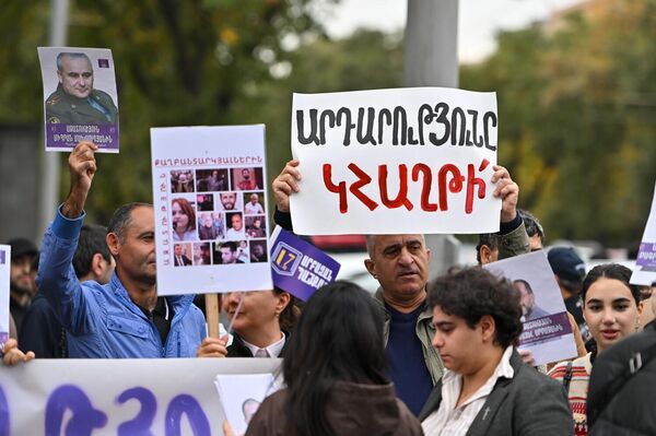 Акция протеста у здания Национального собрания (29 октября 2025). Еревaн - Sputnik Армения