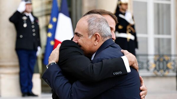 Փաշինյանը Փարիզում հանդիպել է Մակրոնի հետ - Sputnik Արմենիա