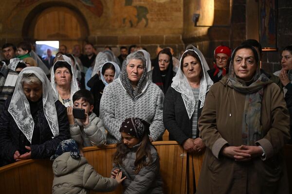 Միասնական աղոթք Օշականի եկեղեցում - Sputnik Արմենիա