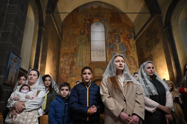 Միասնական աղոթք Օշականի եկեղեցում - Sputnik Արմենիա