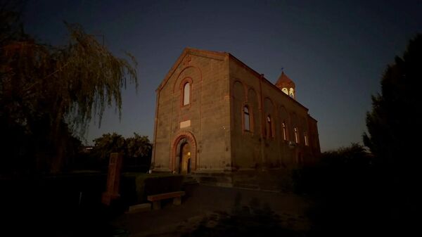 Совместная молитва за арестованных духовников в церкви Святого Месропа Маштоца - Sputnik Армения