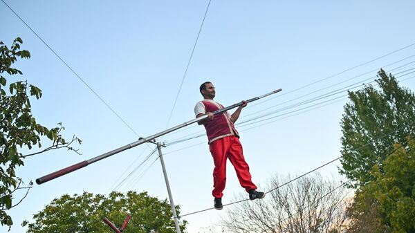 Լարախաղաց Մամիկոն Պապիկյանը - Sputnik Արմենիա