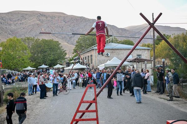 Լարախաղաց Մամիկոն Պապիկյանը - Sputnik Արմենիա