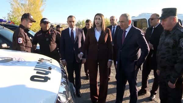 Никол Пашинян принял участие в церемонии создания Полицейской гвардии МВД. - Sputnik Армения
