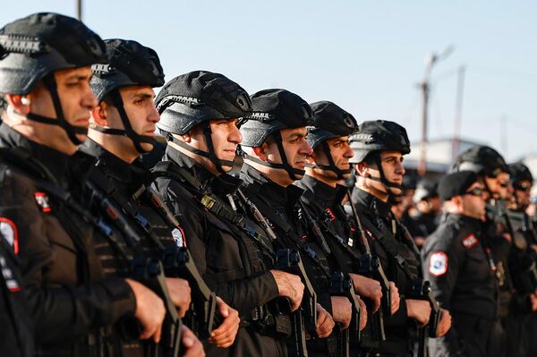 Премьер-министр Никол Пашинян принял участие в церемонии запуска Полицейской гвардии МВД (1 ноября 2025). Еревaн - Sputnik Армения