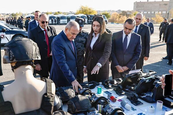 Премьер-министр Никол Пашинян принял участие в церемонии запуска Полицейской гвардии МВД (1 ноября 2025). Еревaн - Sputnik Армения