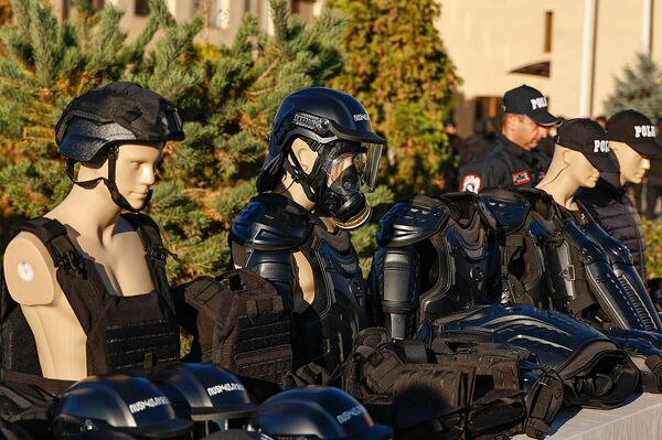 Премьер-министр Никол Пашинян принял участие в церемонии запуска Полицейской гвардии МВД (1 ноября 2025). Еревaн - Sputnik Армения