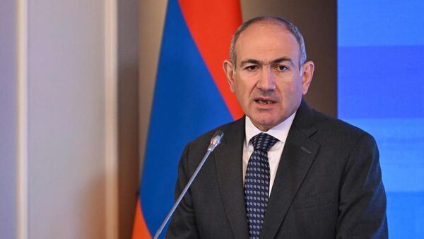 Премьер-министр Никол Пашинян выступает на открытии ежегодной международного двухдневного мероприятия Форум Орбели: построение мира и многостороннего сотрудничества (4 ноября 2025). Еревaн - Sputnik Армения