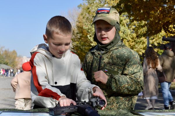 На военной базе Южного военного округа в Армении прошел День открытых дверей (2 ноября 2025). Гюмри На военной базе Южного военного округа в Армении прошел День открытых дверей (2 ноября 2025). Гюмри - Sputnik Армения