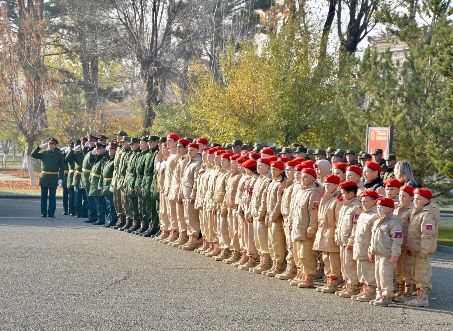 На военной базе ЮВО в Армении прошли торжественные мероприятия, посвященные празднику День Народного Единства (4 ноября 2025). Гюмри - Sputnik Արմենիա, 1920, 04.11.2025