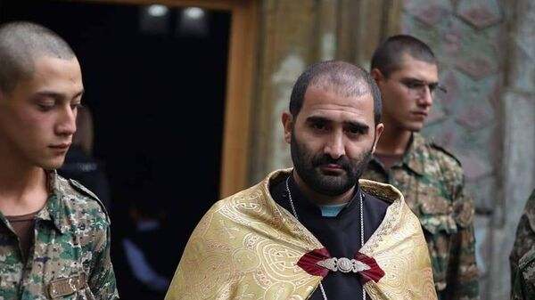 Отец Тарон Унанян - Sputnik Армения