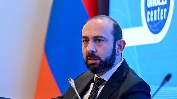 Министр иностранных дел Арарат Мирзоян на ежегодном международном мероприятии Форум Орбели: построение мира и многостороннего сотрудничества (5 ноября 2025). Еревaн - Sputnik Армения