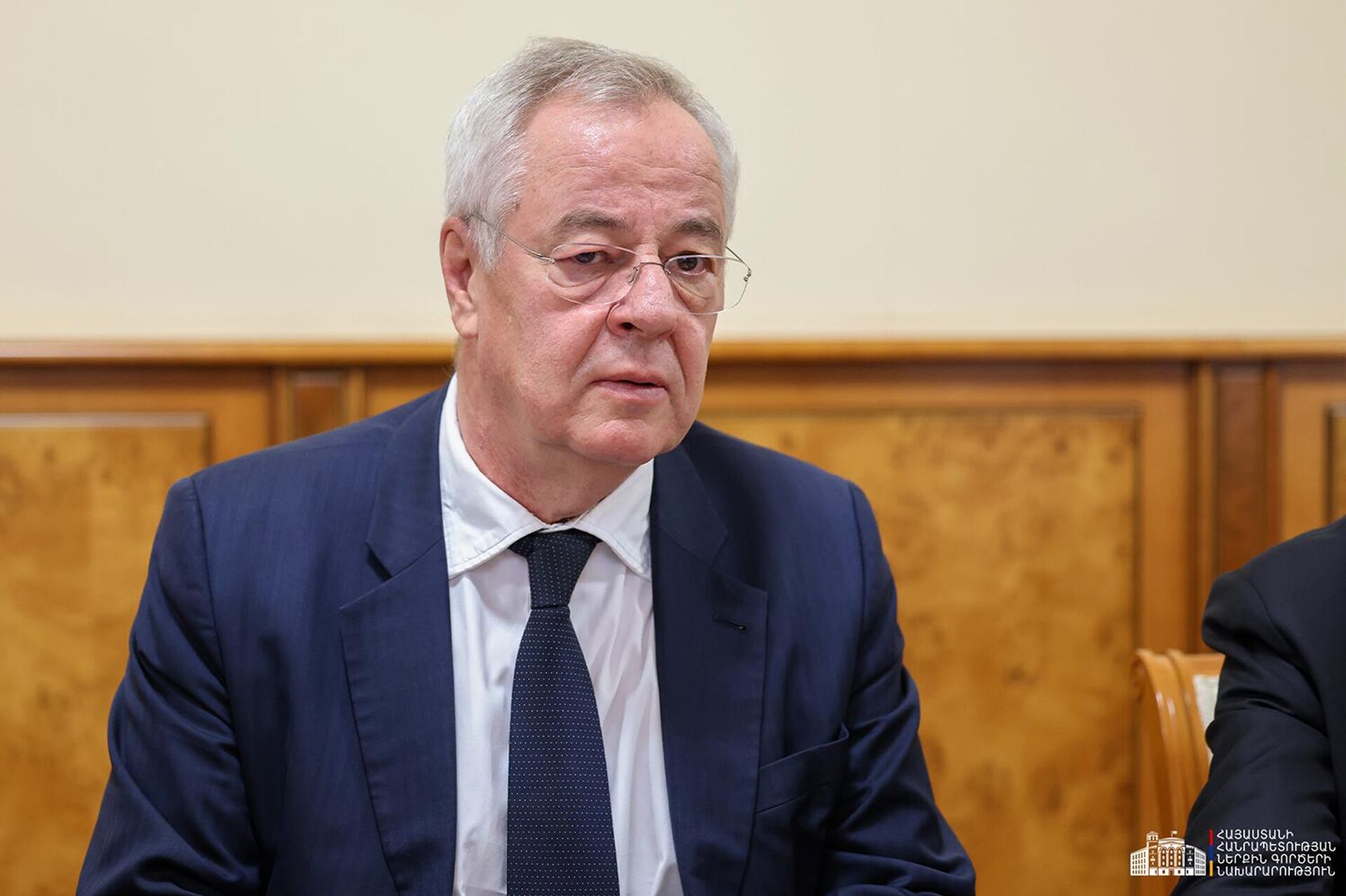 Министр внутренних дел Арпине Саркисян встретилась с заместителем генерального директора по вопросам миграции и внутренних дел Европейской комиссии Йоханнесом Люхнером (5 ноября 2025). Еревaн - Sputnik Արմենիա, 1920, 05.11.2025