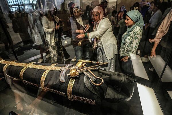 Один из экспонатов Большого Египетского музея - Sputnik Армения